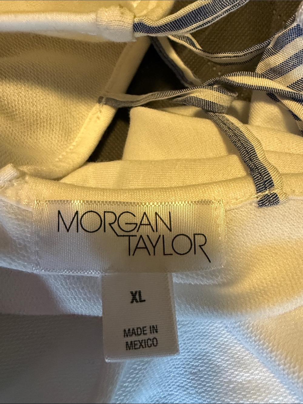 Morgan Taylor White Short-Sleeve V-Neck Top with Blue Stripe Trim - Picture 4 of 4